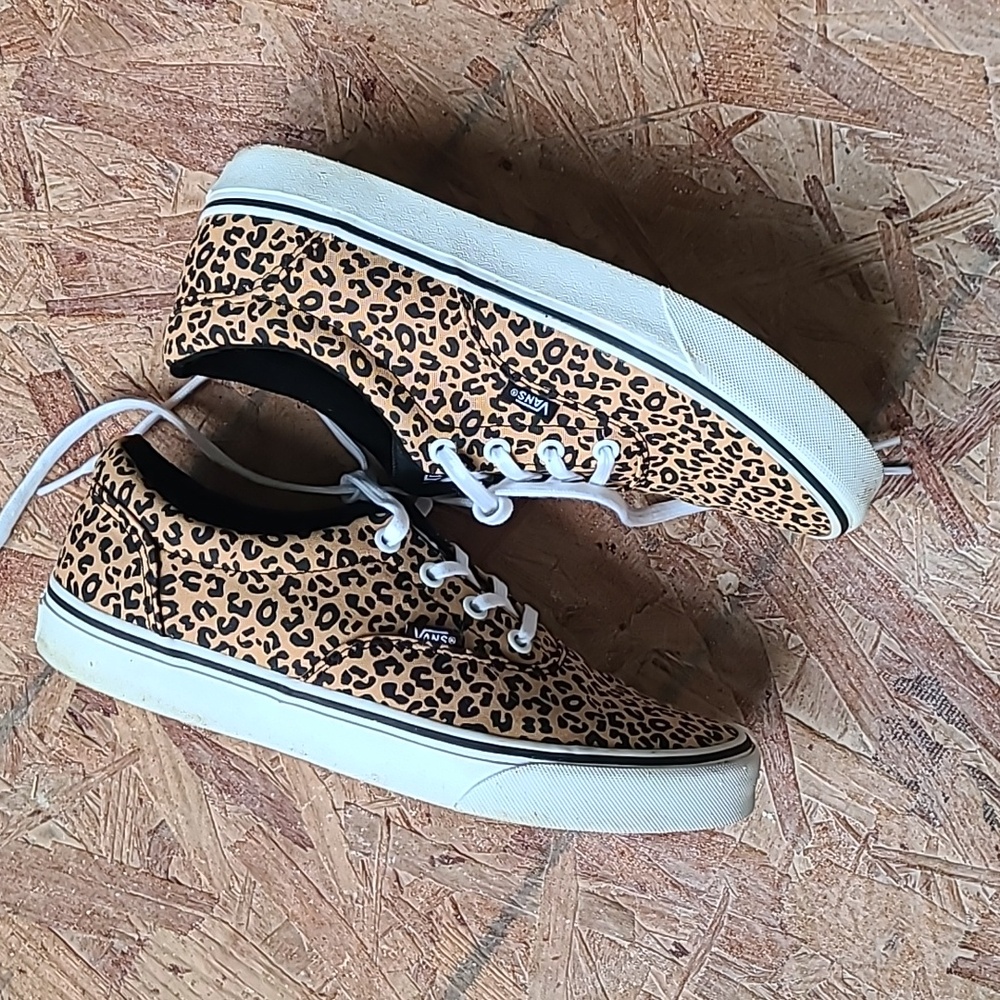 Leopard Print VANS with White Laces - Picture 3 of 8